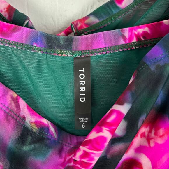 Torrid Wireless Lattice One-Piece Swimsuit Blur Roses Floral Aventurine NWOT 6 - Picture 5 of 6